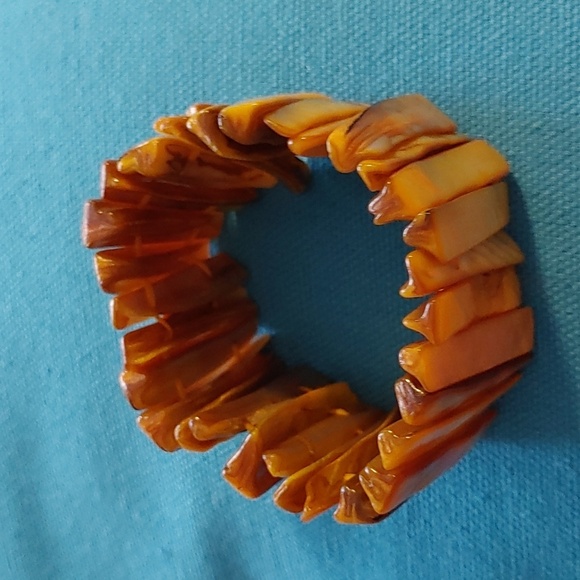 🇨🇦3 For $20🇨🇦Honey Yellow Shell Bar Bracelet - Picture 5 of 6